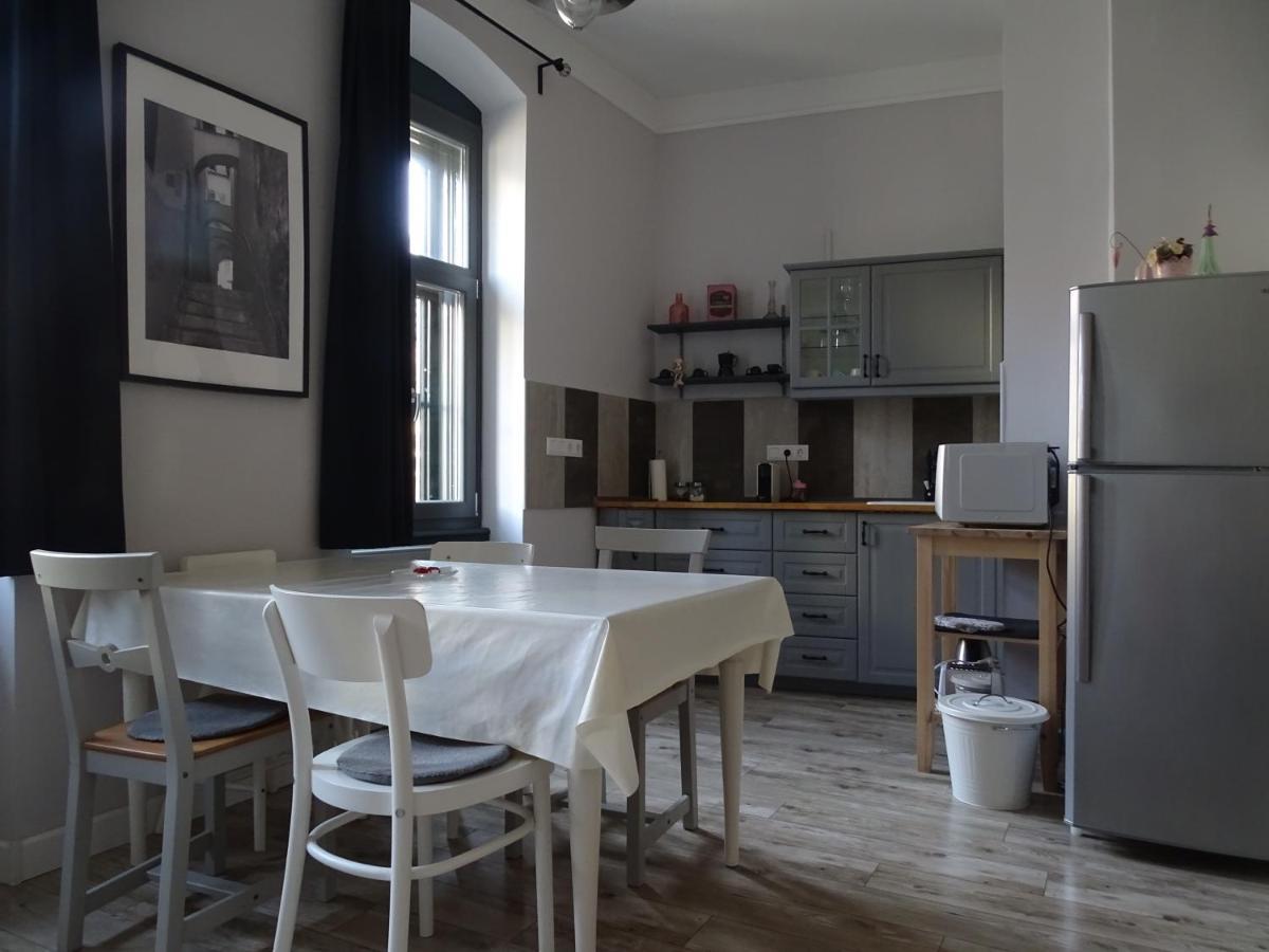 Ovaros Apartman ヴェスプレーム エクステリア 写真