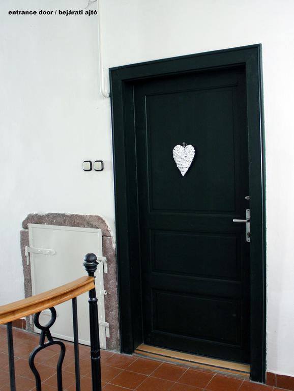 Ovaros Apartman ヴェスプレーム エクステリア 写真